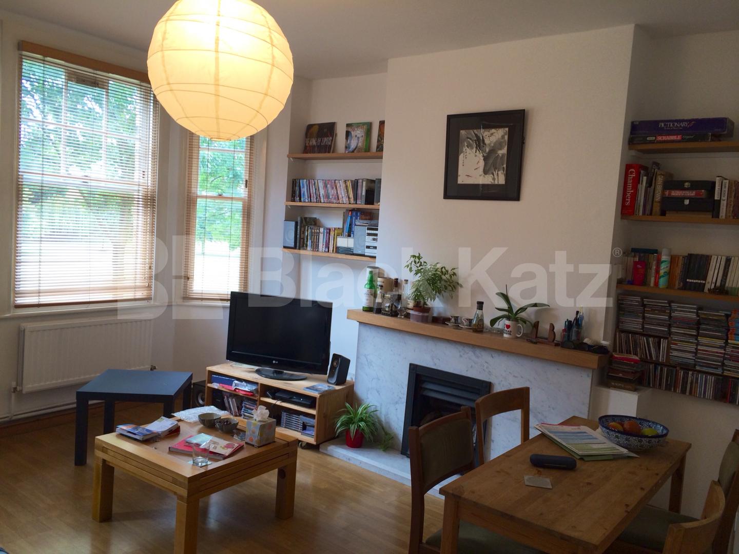 			UNDER OFFER , 1 Bedroom, 1 bath, 1 reception Apartment			 Fitzalan Street, Lambeth North/Kennington